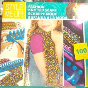 ‘STYLE ME UP’ fashion knitted scarf